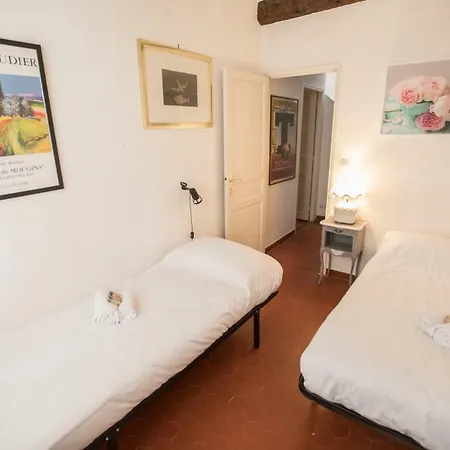 Traditional House By Connexion Holiday home