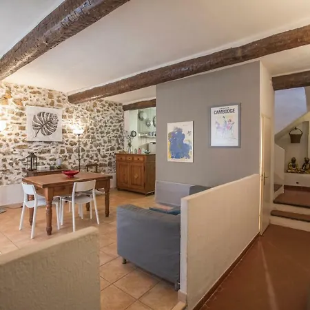 Traditional House By Connexion * Antibes